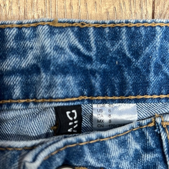 H&M Jeans. Like New. Little Stretch - Picture 3 of 3